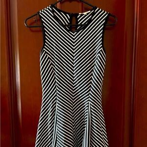 Monteau Black & White Striped Sleeveless Shift Summer Dress Short Size Small